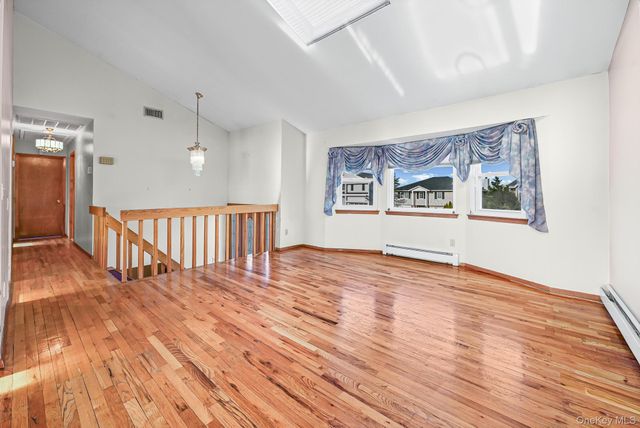 4068 Darby Lane, Seaford, NY 11783