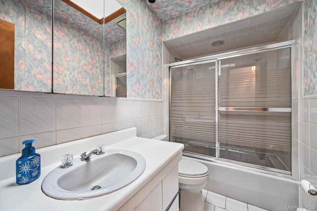 4068 Darby Lane, Seaford, NY 11783