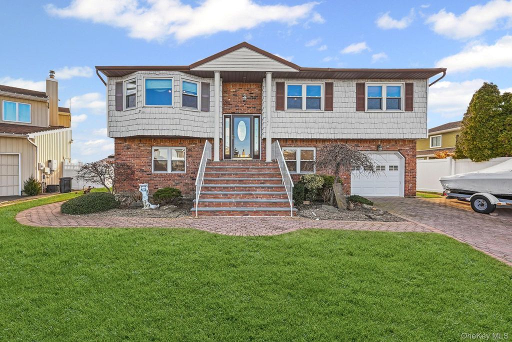 4068 Darby Lane, Seaford, NY 11783