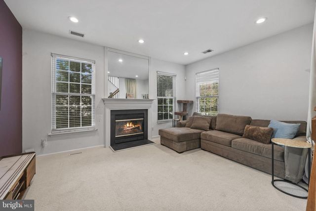 36 STONERIDGE DR, Robbinsville, NJ 08691