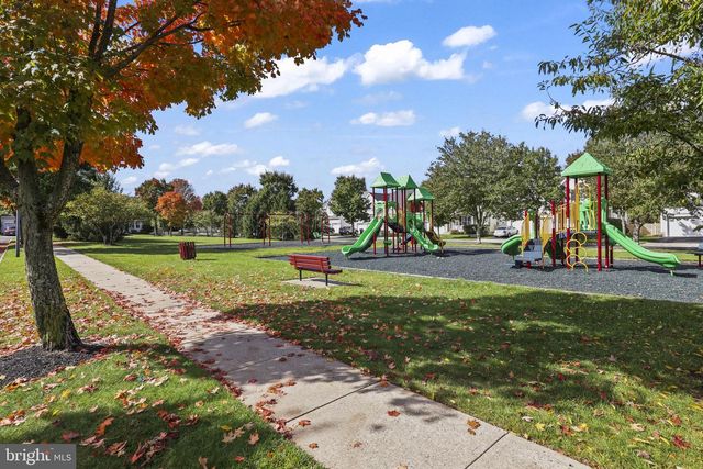 36 STONERIDGE DR, Robbinsville, NJ 08691
