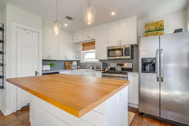 3229 8th Avenue, Fort Worth, TX 76110