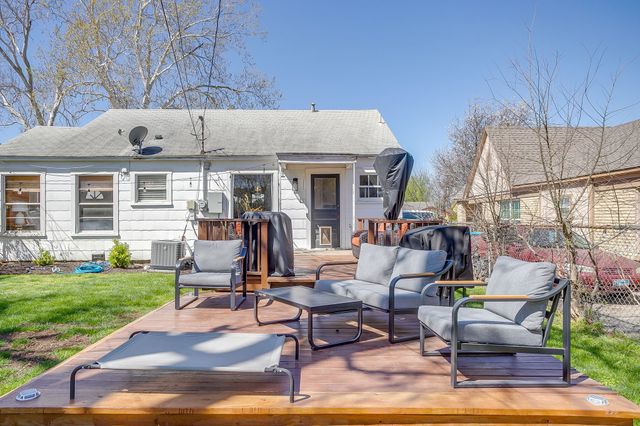 3229 8th Avenue, Fort Worth, TX 76110