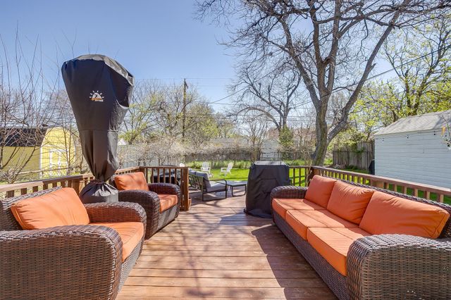 3229 8th Avenue, Fort Worth, TX 76110