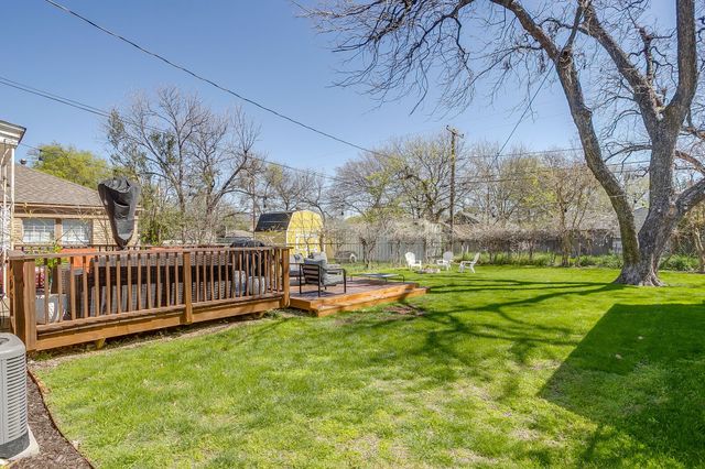 3229 8th Avenue, Fort Worth, TX 76110