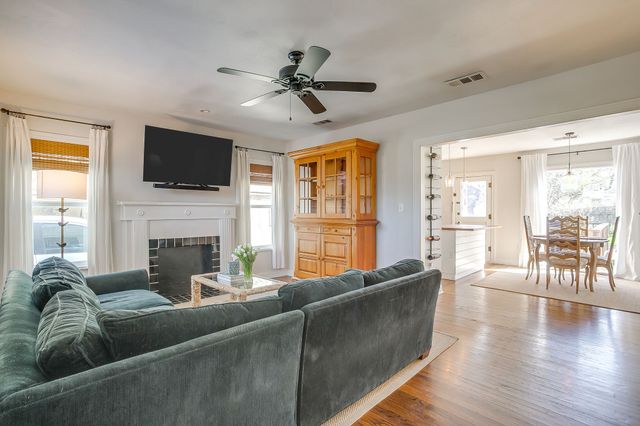 3229 8th Avenue, Fort Worth, TX 76110