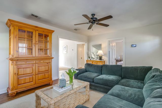 3229 8th Avenue, Fort Worth, TX 76110