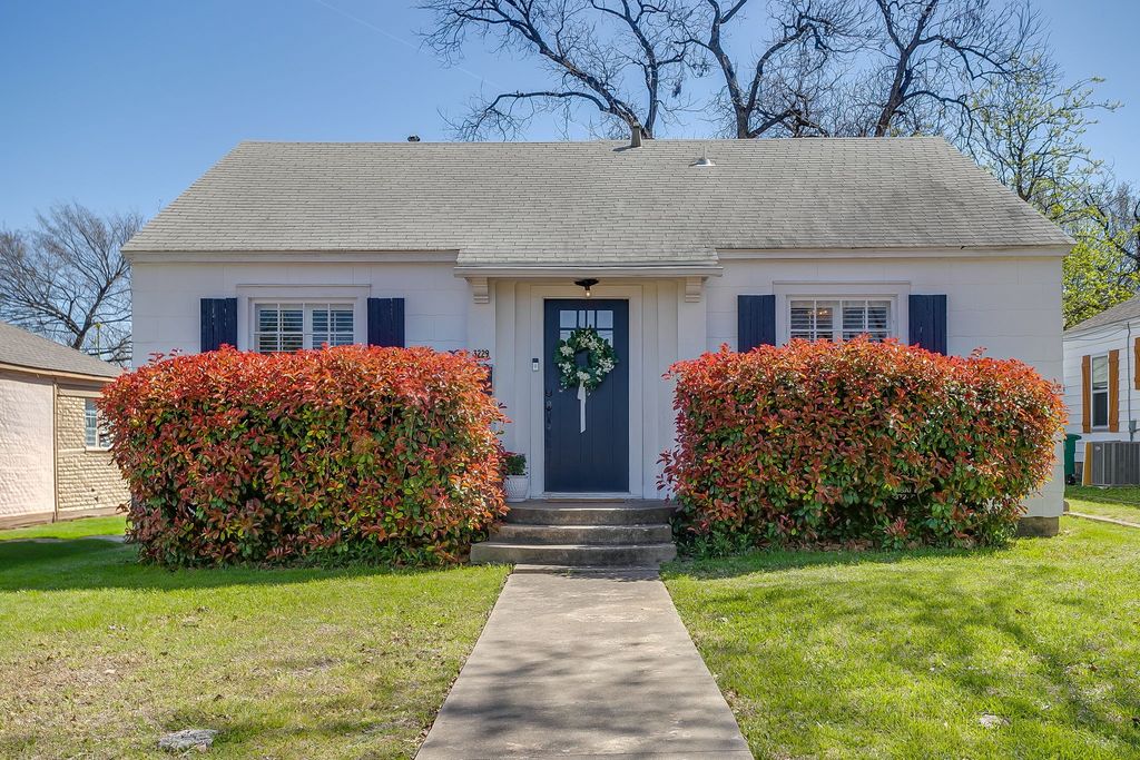 3229 8th Avenue, Fort Worth, TX 76110