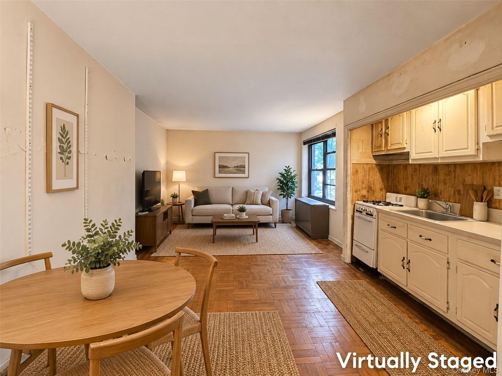 71 Grace Avenue 1L, Great Neck, NY 11021 — photo 2