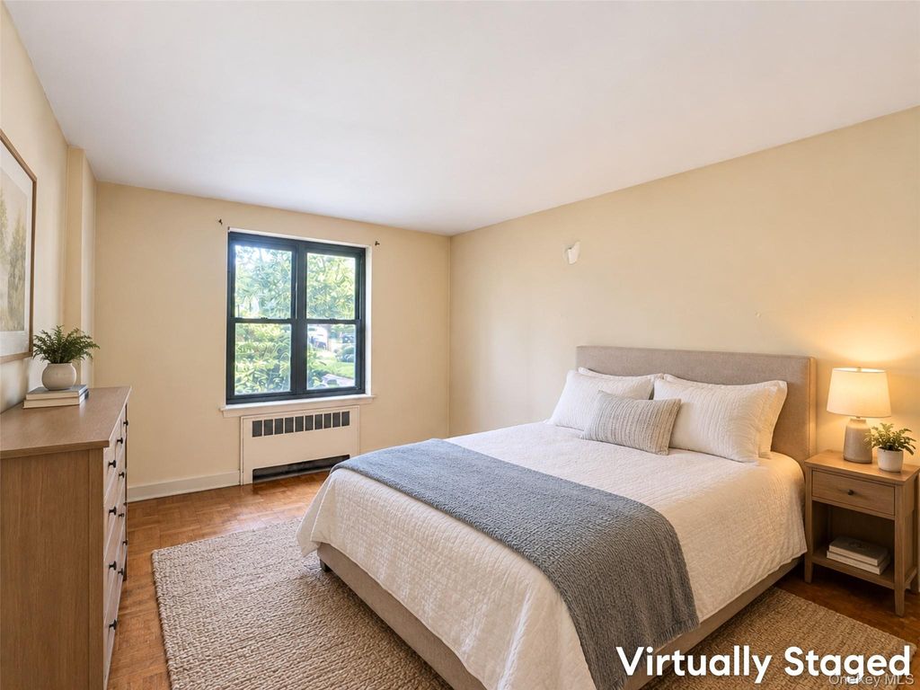 71 Grace Avenue 1L, Great Neck, NY 11021 — photo 5