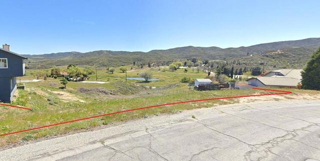 14648 Deer Bank Rd, Lake Elizabeth, CA 93532