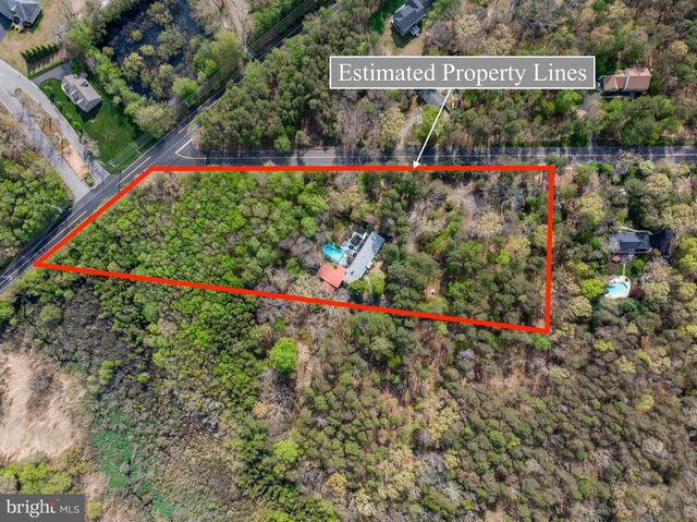 863 MCKENDIMEN RD, Shamong, NJ 08088