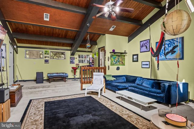 863 MCKENDIMEN RD, Shamong, NJ 08088