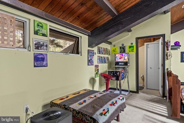 863 MCKENDIMEN RD, Shamong, NJ 08088