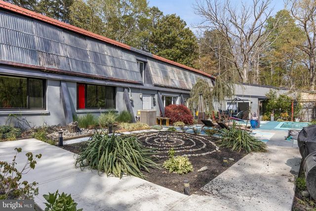 863 MCKENDIMEN RD, Shamong, NJ 08088