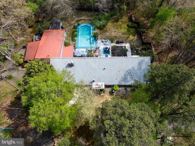 863 MCKENDIMEN RD, Shamong, NJ 08088