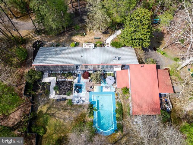 863 MCKENDIMEN RD, Shamong, NJ 08088