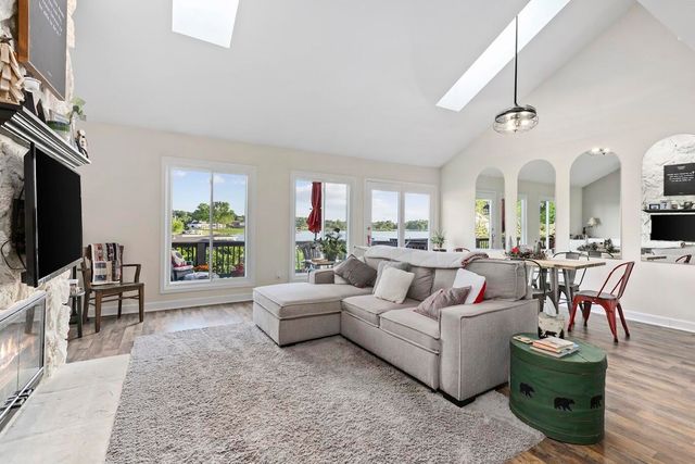 5000 Spinnaker Lane, Crown Point, IN 46307