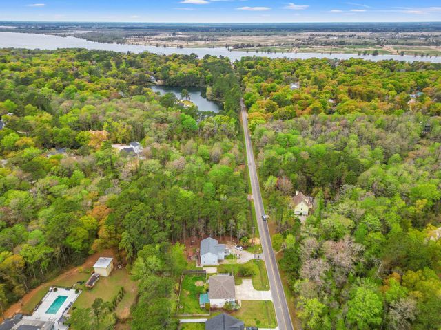 1015 Hagley Dr., Pawleys Island, SC 29585