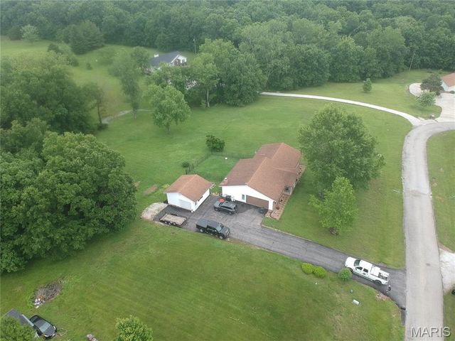 1118 Emerald Drive, Moscow Mills, MO 63362