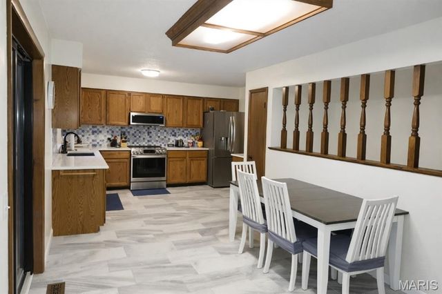 1118 Emerald Drive, Moscow Mills, MO 63362