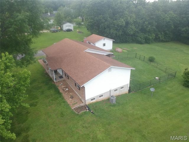 1118 Emerald Drive, Moscow Mills, MO 63362