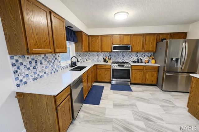 1118 Emerald Drive, Moscow Mills, MO 63362