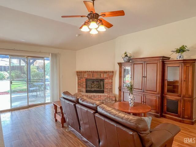 5004 Sioux Place, Bakersfield, CA 93312