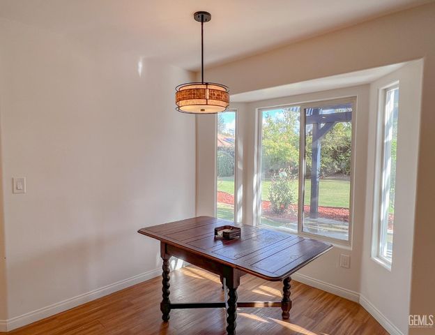 5004 Sioux Place, Bakersfield, CA 93312