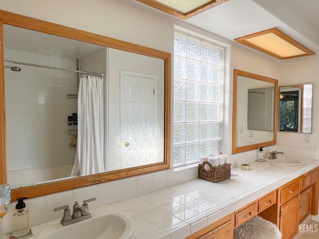 5004 Sioux Place, Bakersfield, CA 93312