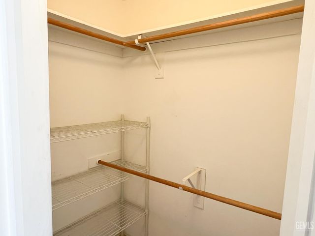 5004 Sioux Place, Bakersfield, CA 93312