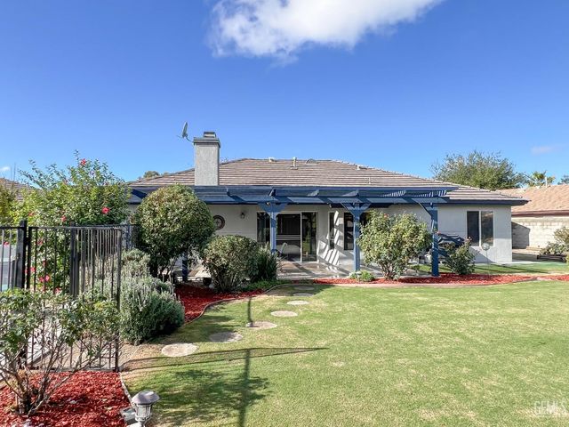 5004 Sioux Place, Bakersfield, CA 93312