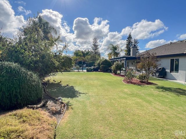 5004 Sioux Place, Bakersfield, CA 93312