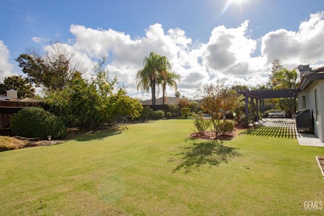 5004 Sioux Place, Bakersfield, CA 93312