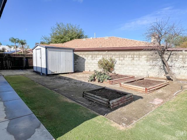 5004 Sioux Place, Bakersfield, CA 93312