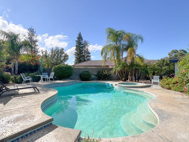 5004 Sioux Place, Bakersfield, CA 93312