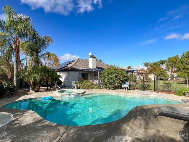 5004 Sioux Place, Bakersfield, CA 93312