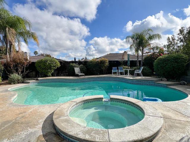 5004 Sioux Place, Bakersfield, CA 93312