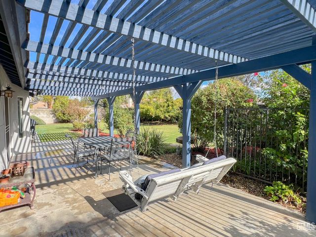 5004 Sioux Place, Bakersfield, CA 93312