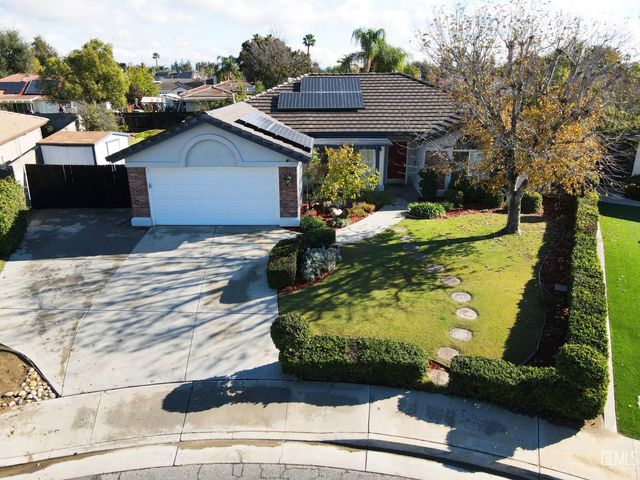 5004 Sioux Place, Bakersfield, CA 93312