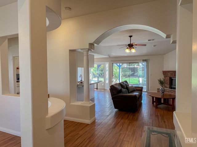 5004 Sioux Place, Bakersfield, CA 93312