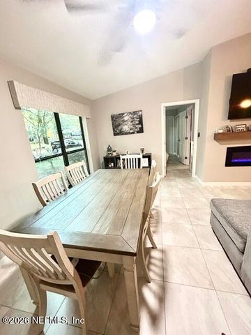 10413 BIGTREE Circle E 10413, Jacksonville, FL 32257