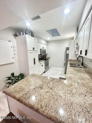 10413 BIGTREE Circle E 10413, Jacksonville, FL 32257