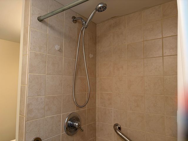 512 Redondo Drive 411, Downers Grove, IL 60516