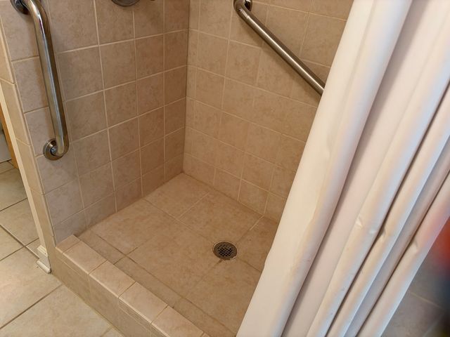 512 Redondo Drive 411, Downers Grove, IL 60516