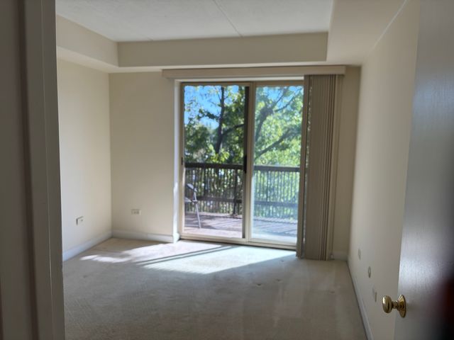512 Redondo Drive 411, Downers Grove, IL 60516