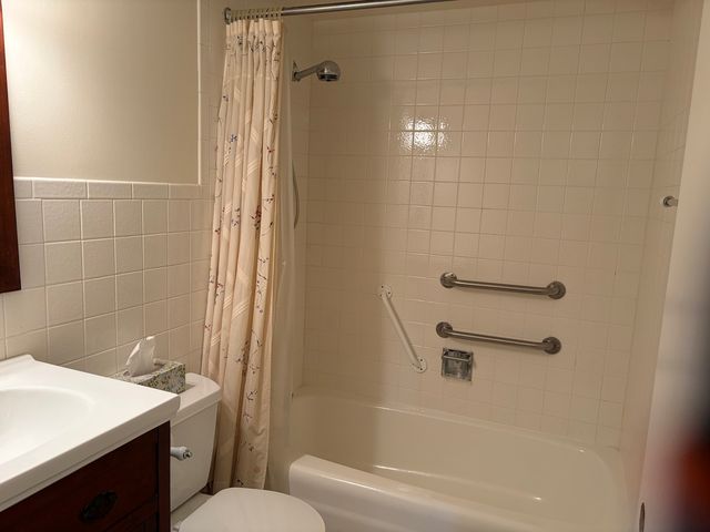 512 Redondo Drive 411, Downers Grove, IL 60516