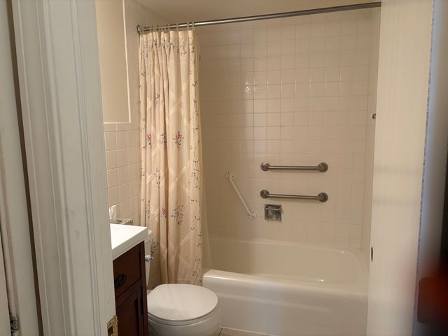 512 Redondo Drive 411, Downers Grove, IL 60516
