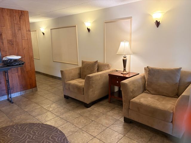 512 Redondo Drive 411, Downers Grove, IL 60516