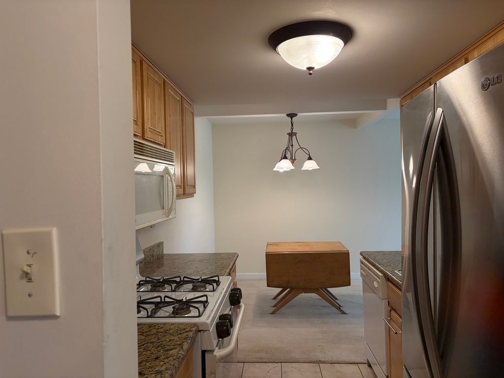 512 Redondo Drive 411, Downers Grove, IL 60516 — photo 5